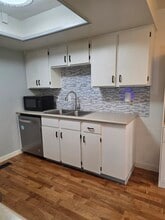 12504 SE Stark St, Unit Andrea Terrace Condo in Portland, OR - Building Photo - Building Photo