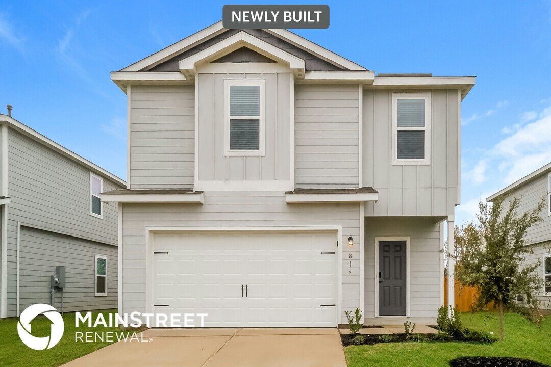814 Shady Brk in New Braunfels, TX - Foto de edificio