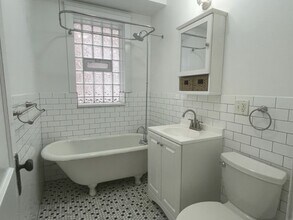 2237 W Rice St in Chicago, IL - Building Photo - Building Photo