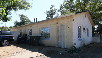 335-417 N Shasta Ave in Stockton, CA - Foto de edificio - Building Photo