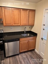 2053 38th St SE-Unit -#A in Washington, DC - Foto de edificio - Building Photo