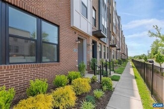 828 Wesley Ln in Charlottesville, VA - Building Photo - Building Photo