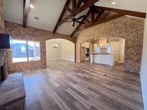 7817 57th St in Lubbock, TX - Building Photo - Building Photo