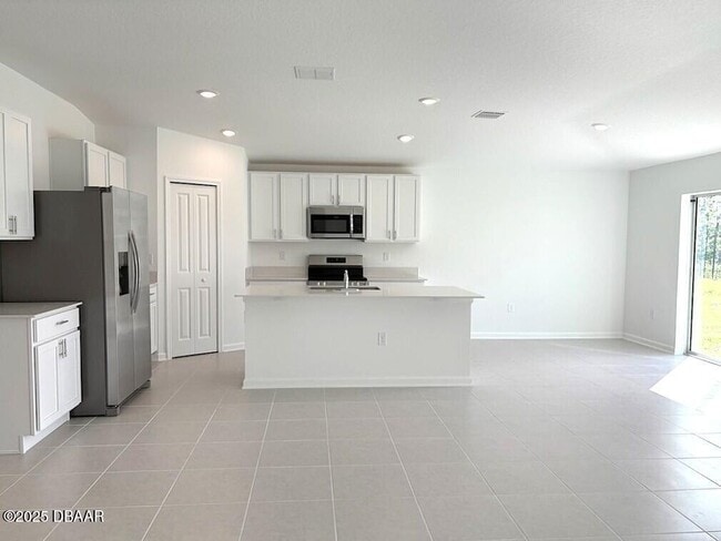 2324 Green Valley St in Daytona Beach, FL - Building Photo - Building Photo