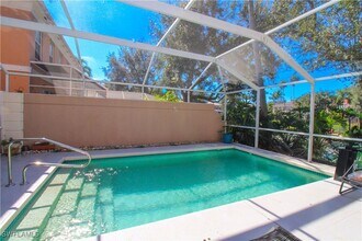 5453 Cove Cir in Naples, FL - Building Photo - Building Photo