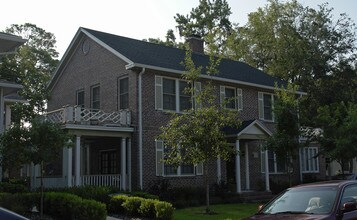 Heritage Oaks Luxury Apartments in Gainesville, FL - Building Photo - Building Photo