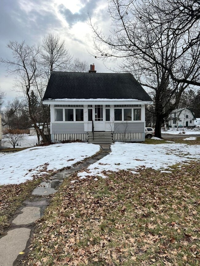 property at 420 W Arrowhead Rd