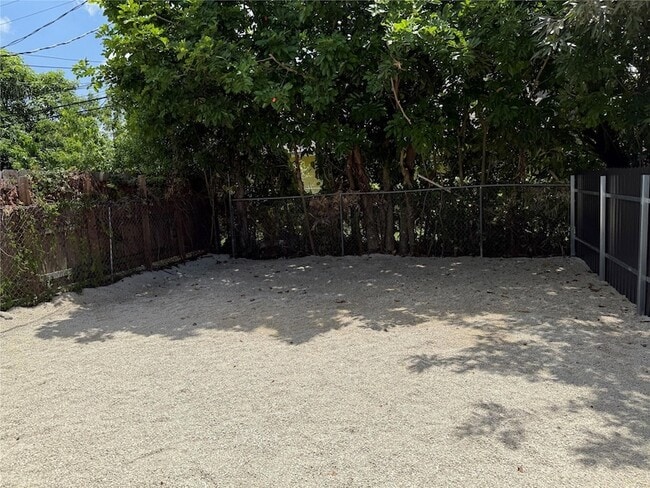 2830 NW 15th Ct, Unit A in Fort Lauderdale, FL - Building Photo - Building Photo