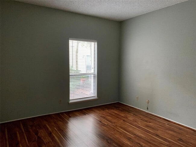 7900 N Stadium Dr in Houston, TX - Building Photo - Building Photo