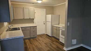 6875 Raleigh Lagrange Rd in Memphis, TN - Building Photo - Building Photo