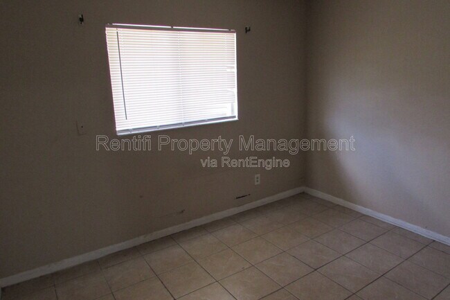 465 Figuera Ave in Ft. Myers, FL - Building Photo - Building Photo