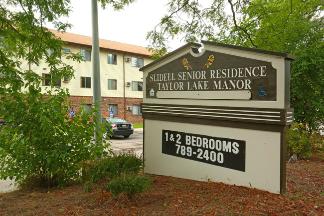 Slidell Senior Apartments in Flint, MI - Building Photo - Building Photo