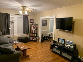 14 Lyons Ct in Watertown, MA - Building Photo