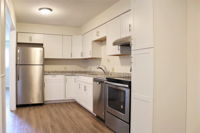 10 Belchertown Rd in Amherst, MA - Building Photo - Building Photo