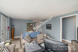910 Sheridan Dr in Kalamazoo, MI - Building Photo - Building Photo