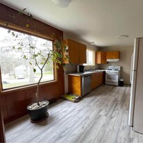 178 Kendall Ave, Unit 1 in Ithaca, NY - Building Photo
