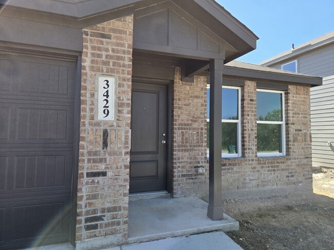 property at 3429 Sky Pl