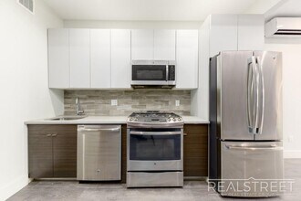 481 Hicks St, Unit 4R in Brooklyn, NY - Building Photo - Building Photo