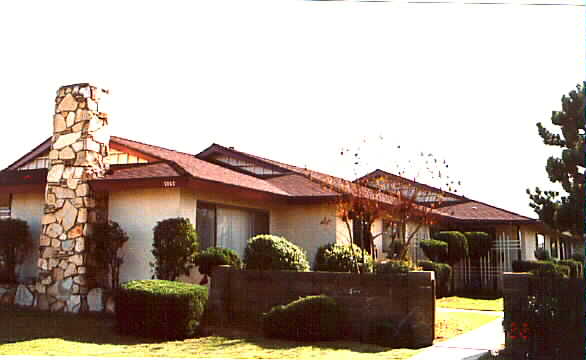 3062 W Coolidge Ave in Anaheim, CA - Building Photo - Building Photo