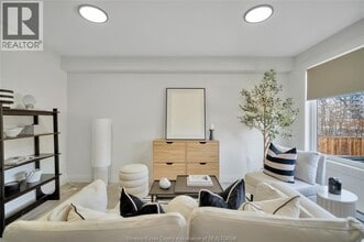 515 Caron Ave in Windsor, ON - Foto de edificio - Building Photo