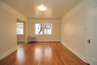 1943 NW Irving St-Unit -203 in Portland, OR - Building Photo - Building Photo