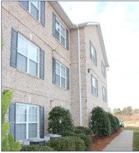 University Pointe Apartments in Elon, NC - Building Photo - Building Photo