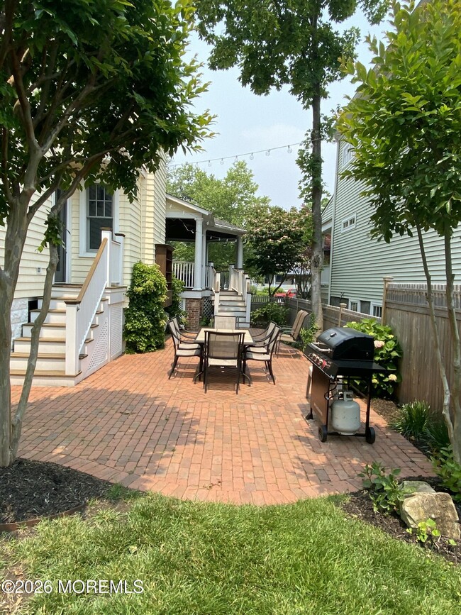 333 Woodland Ave in Avon By The Sea, NJ - Building Photo - Building Photo