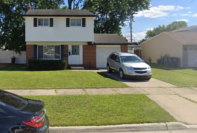 property at 32747 Steinhauer Ave