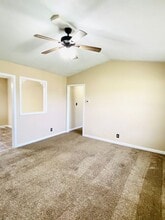 900 Van Buren Ave in Oak Grove, KY - Building Photo - Building Photo