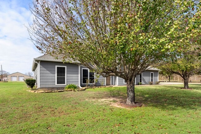 property at 13942 Longstreet Rd