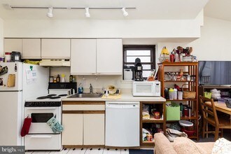 1136 N 4th St-Unit -B in Philadelphia, PA - Building Photo - Building Photo
