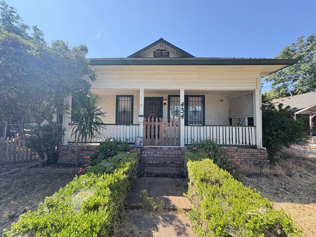 property at 434 E Pine St