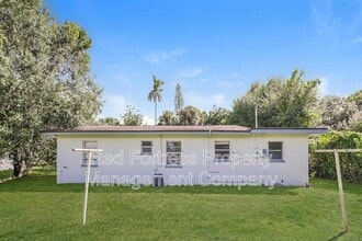 4555 Jersey Rd in Ft. Myers, FL - Building Photo - Building Photo