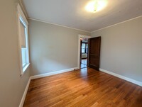 9 Henry St, Unit A in Brookline, MA - Foto de edificio - Building Photo