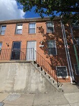 1736 Abbotston St in Baltimore, MD - Building Photo
