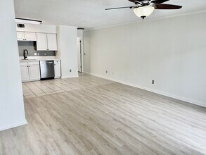 400 Cambridge Cir in Murrells Inlet, SC - Building Photo - Building Photo