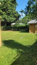 1042 NW 49th St in Miami, FL - Building Photo - Building Photo