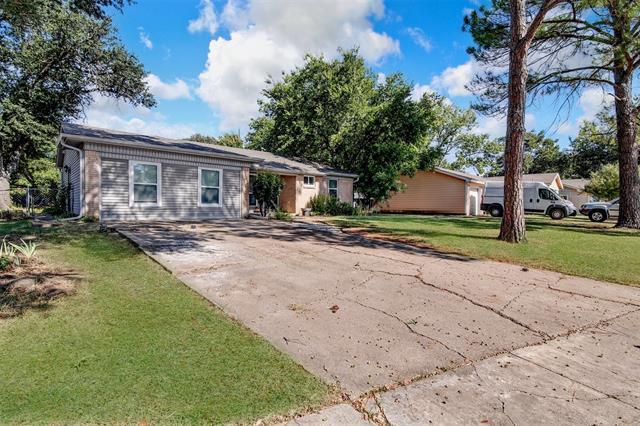 614 Blueberry Ln in Grand Prairie, TX - Building Photo - Building Photo