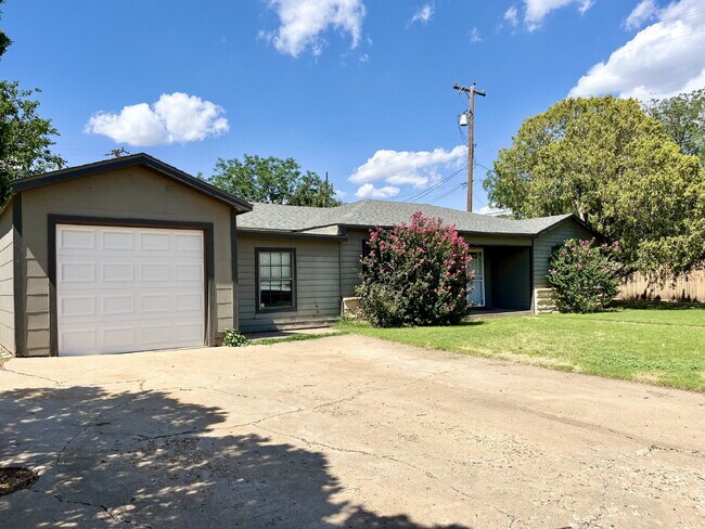5508 43rd St in Lubbock, TX - Building Photo - Building Photo