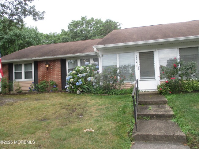 496A Thornbury Ct in Lakewood, NJ - Building Photo - Building Photo