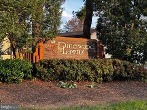 8402 Jinetes Ct in Alexandria, VA - Building Photo - Building Photo