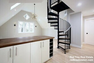 15 Lanark Rd, Unit 4 in Brookline, MA - Building Photo - Building Photo