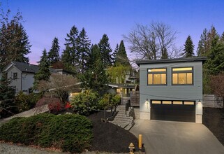 10444 NE 110th St in Kirkland, WA - Building Photo - Building Photo
