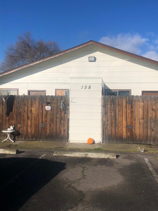 158 Seroba Cir in Medford, OR - Building Photo