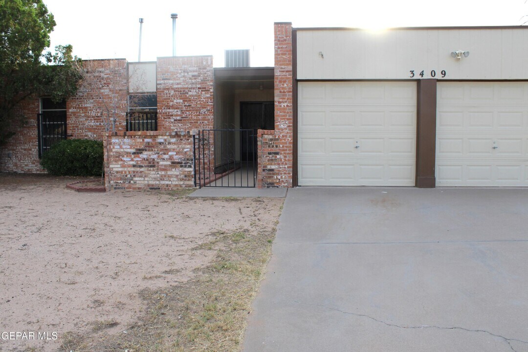 3409 Guthrie St in El Paso, TX - Building Photo