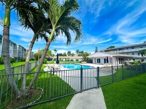 700 Layne Blvd in Hallandale Beach, FL - Building Photo - Building Photo
