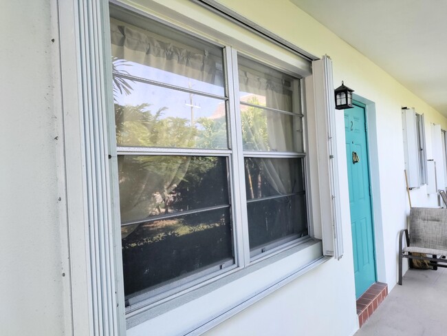 301 S Lakeside Dr in Lake Worth Beach, FL - Building Photo - Building Photo