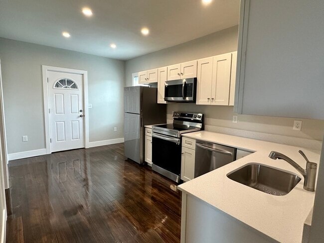 15 Tuttle St in Revere, MA - Building Photo - Building Photo