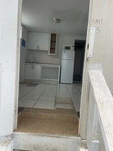 3131 W 16th Ave-Unit -5 in Hialeah, FL - Building Photo - Building Photo