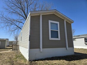 326 Brutus Dr in Lakeville, MN - Building Photo - Building Photo